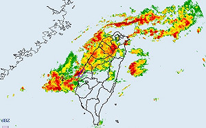 快訊！氣象局發大雷雨即時訊息 15縣市慎防大雨