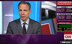 被川普推特控違法 CNN主播霸氣怒回