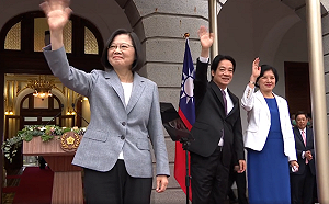 賴清德偕校花妻子就職　倆人陪考相識步入婚姻