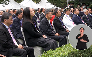 柯文哲「難得」盛裝出席總統就職 與侯友宜比鄰而坐