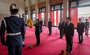 蔡英文、賴清德向國父暨忠烈殉職人員致祭