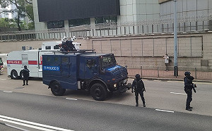 香港「反國安法」大遊行！裝甲車待命  港警發射催淚彈驅趕群眾