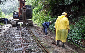 豪雨致土石滑落  阿里山林鐵25日恢復行駛嘉義至十字路