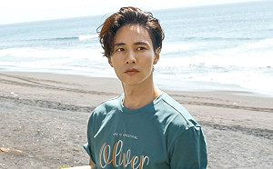 42歲元斌化身海灘少年 網喊：根本逆生長！