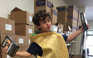 9歲「人生勝利組」發明紙牌遊戲  攻上亞馬遜排行賺破百萬美元