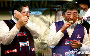 陳時中訪桃園手做魚丸  鄭文燦：象徵「永保安康台灣丸勝」