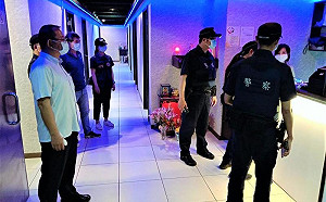 酒客開直播挑戰公權力！分局長氣炸帶隊臨檢掃蕩