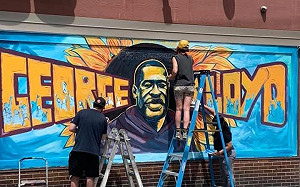 悼念非裔溫柔巨人  壁畫供民眾省思民族熔爐真諦