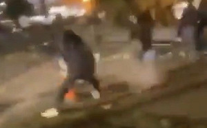 (影)黑手？白宮外瀰漫催淚瓦斯 混亂中驚聞中國口音急喊「快走！」