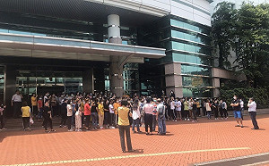 仁寶電腦不當對待、非法扣款? 800越南移工集體罷工抗議