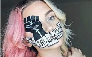 蹭暴動熱度? 正妹現場擺拍poss 還有人畫「我不能呼吸」妝