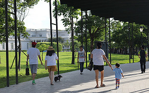 夏季悶熱狂出油！小心青春痘、脂漏性皮膚炎找上你