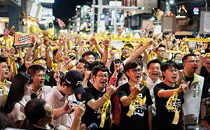 現場直擊》「光復高雄」擠爆美麗島  集氣要破十萬人