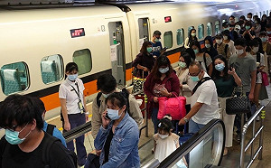 非罷不可！北漂族返鄉投神聖一票 擠爆高鐵站