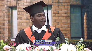 與台斷交後  布吉納法索學生克服3大挑戰畢業台大