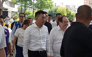 江啟臣率常委、立委赴高雄弔唁議長  與韓國瑜討論市長補選人選