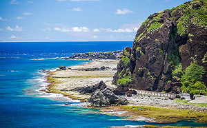 漫步古道穿越綠島！過山古道涼亭遠眺無敵海景
