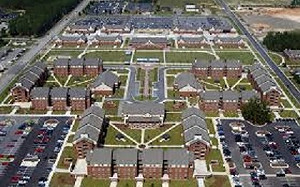 美軍基地改名以解種族紛爭  川普悍拒