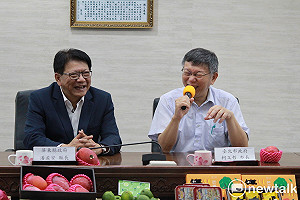 合體五星縣長潘孟安 後段班柯P說「現在我是最有機會進步的人」