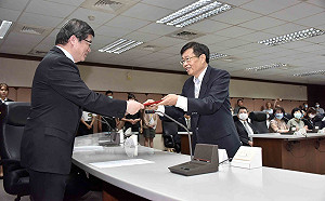 高市府29名代理局處首長名單出爐  參事王世芳代理副市長