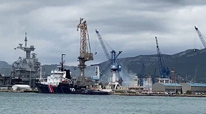 法國核動力潛艦遭惡火猛燒14小時 40名受困官兵鑽魚雷發射管逃生