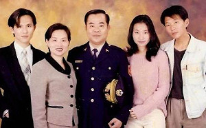 陳以信以警察爸爸為榮！  選今天向所有警察致敬