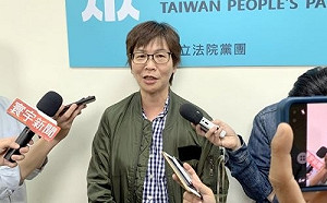 民眾黨立委、黨工都穿台北燈節外套  苗博雅轟：市庫通黨庫