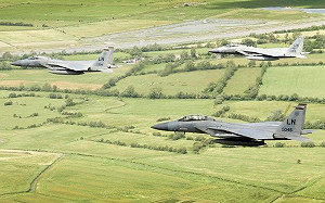 美F-15C戰機例行訓練北海失事 罹難飛行員尋獲