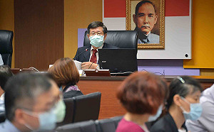 首次主持市政會議  楊明州：民政局掌握市長補選所需經費程序