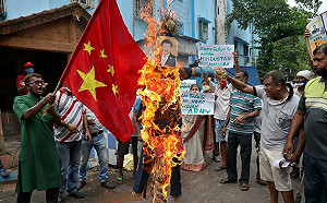 解放軍更狠!  外媒:「敢死隊」持狼牙棒屠殺印度兵  逼跳河肢解屍體