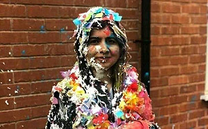 爽！塔利班暗殺倖存8年後 馬拉拉牛津畢業3學位到手