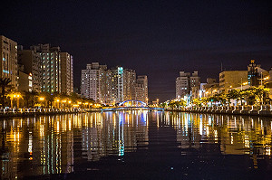 台南環河街廣場翻新！夜晚漫步3.7公里金色流域