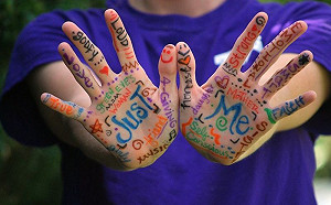 最喜歡哪隻手指頭？測你容易給人留下什麼「壞印象」