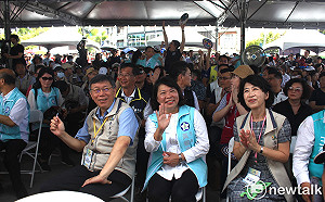 陪柯P賞「上帝戒指」 陳佩琪虧：之前送真戒指都沒那麼真心過