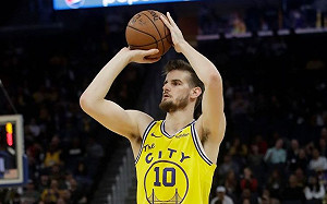 NBA／7呎身高又能投三分　勇士想開長約留下陣中年輕長人