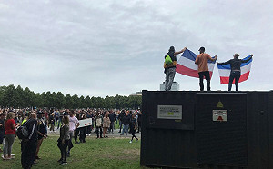 不滿封鎖！上千名荷蘭人上街示威　警方出動灑水車、逮捕400人