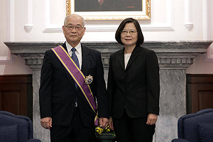 陳定信過世 蔡英文感念：拯救了台灣無數「肝苦人」