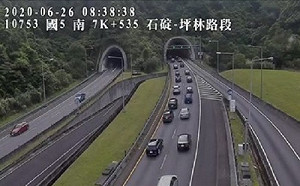 端午連假day2 國5一早就塞車石碇-坪林時速30km