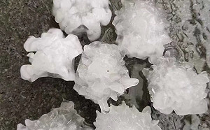 北京昨日降下怪異冰雹！網民驚呼：連冰雹都是新冠病毒的樣子