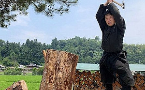 史上第一位「忍者研究生」畢業！每天讀書習武種菜務農