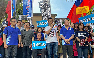 不只有精神同在！吳斯懷坐輪椅現身立院聲援黨團立委