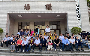 綠委24小時排班夜宿立院 清晨吃到蔡英文送的早餐直呼感動