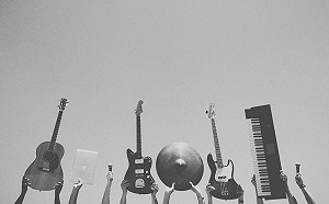 高中吉他社表演遭網諷「舞台上練團」 音樂人曝社團困境與現象