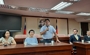 與考委被提名人見面提2訴求 邱顯智批藍白婉拒見面很消極