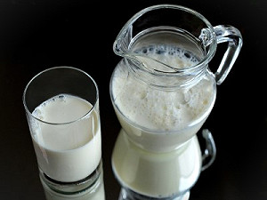 紐西蘭乳品明年進口台灣 「長效鮮乳」標示引爭議!食藥署:年底確立規範