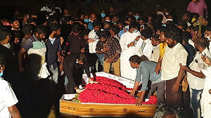 未遵守防疫封鎖規定 印度父子遭逮捕後離奇死亡 5警被捕