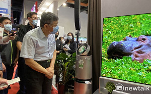 與小英錯開逛3C展 柯文哲自爆：三倍券已灌進悠遊卡