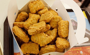 男興奮點20塊麥克雞塊！一打開卻GG了：人生瞬間掉到谷底