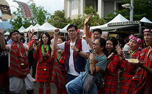 大武壠文化節跳「素蘭要出嫁」陳其邁：辭官到現在最快樂的一天