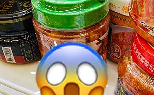 媽衝超市買泡菜！架上驚見「詭異生物」　眾愣：快救牠啦